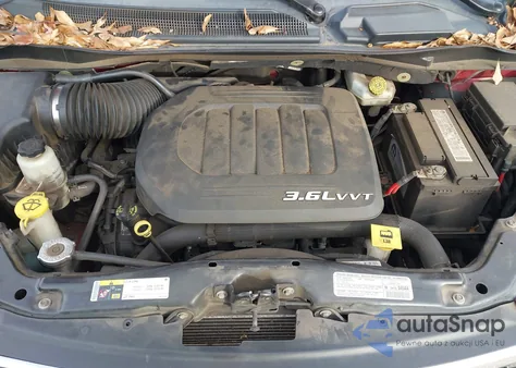 2013 Chrysler Town & Country Touring из США, поврежденный, VIN 2C4RC1BG3DR565417